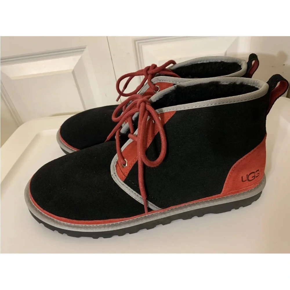 UGG mens sz 11 neumel suede chukka boots Black,‎ red and gray Shoes color block